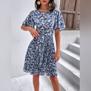 Allover Floral Print Butterfly Sleeve Pleated Hem Dress Size S